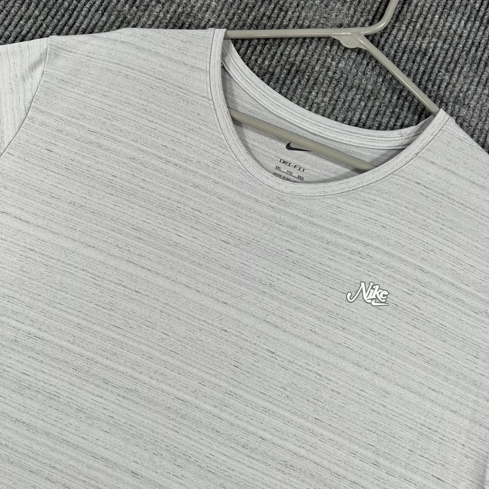 Nike Shirt Womens 2XL XXL Gray Short Sleeve Casual Comfort Active Gym Lift Run
